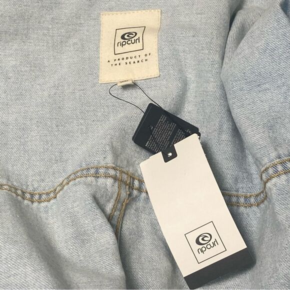 NWT Rip Curl Juniors' Venice Cotton Denim Shirt Jacket In Light Wash Size Medium - Picture 15 of 16
